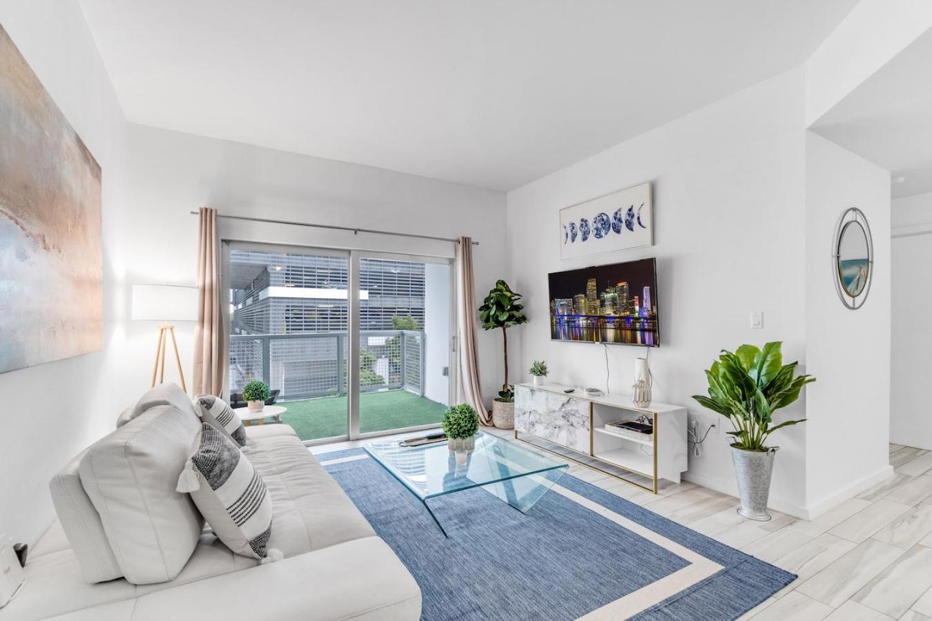Lovely Unit Mins From Wynwood With Free Parking ไมอามี ภายนอก รูปภาพ