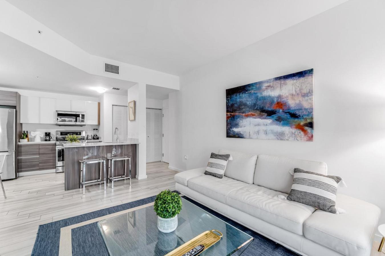 Lovely Unit Mins From Wynwood With Free Parking ไมอามี ภายนอก รูปภาพ