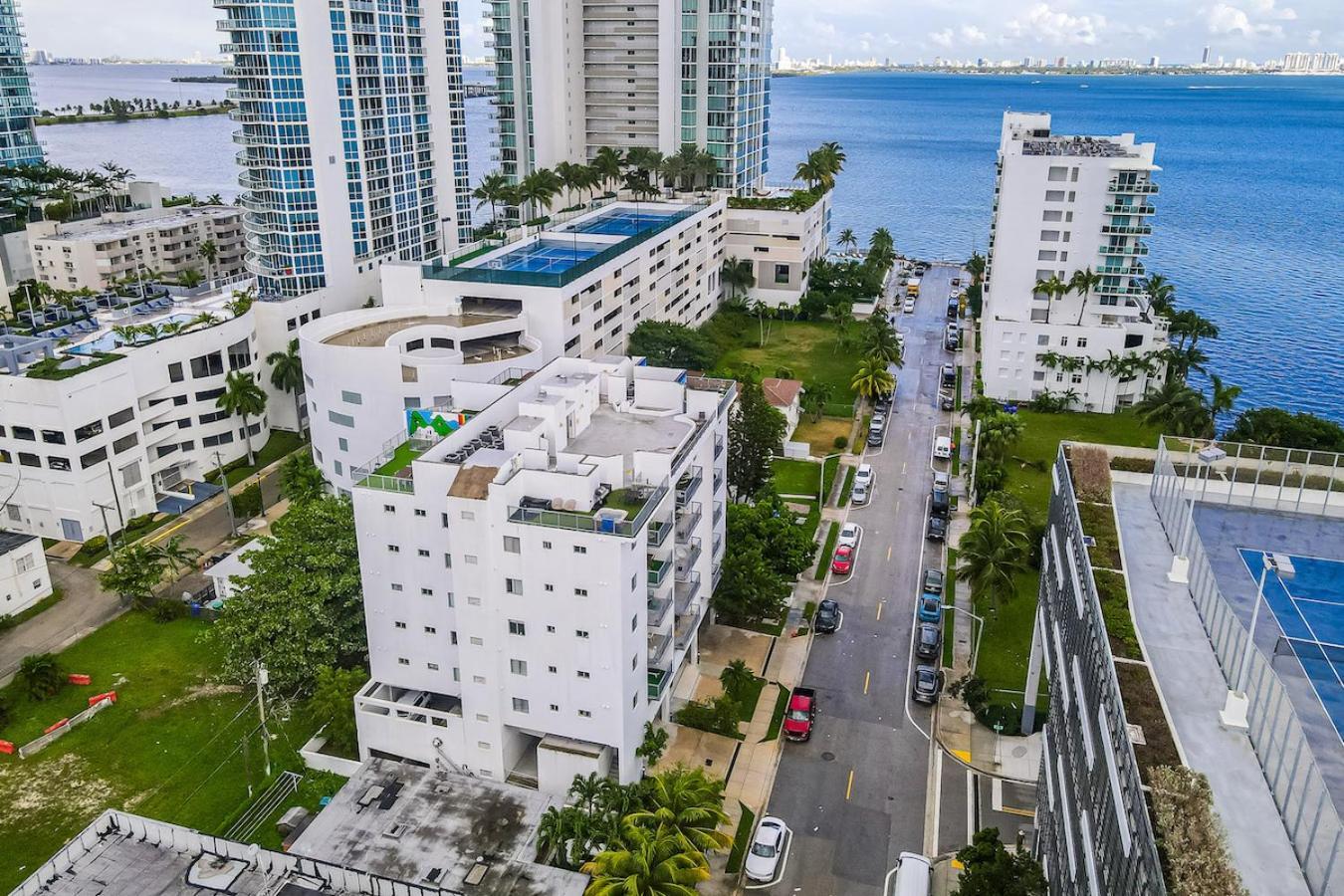 Lovely Unit Mins From Wynwood With Free Parking ไมอามี ภายนอก รูปภาพ