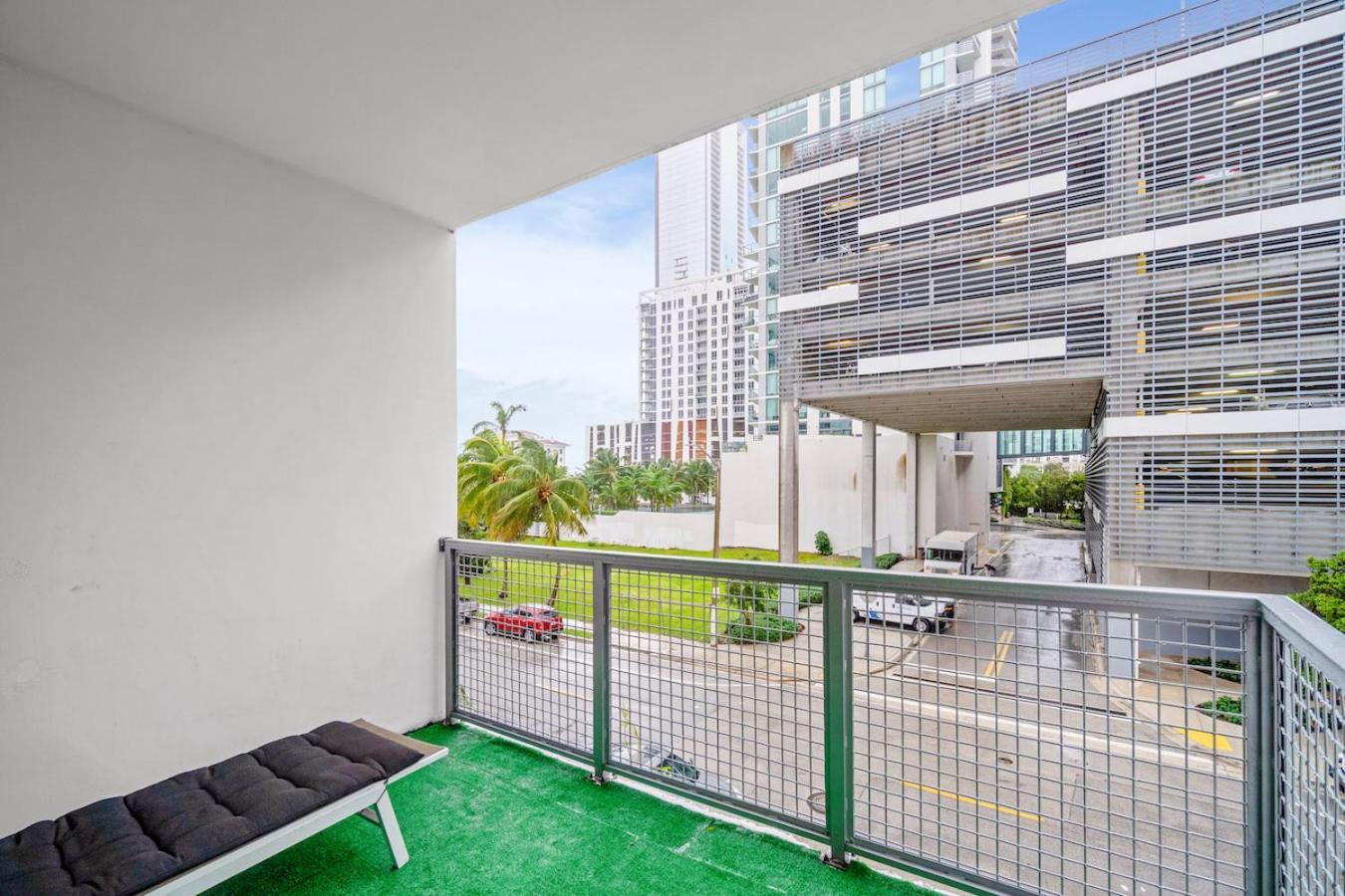Lovely Unit Mins From Wynwood With Free Parking ไมอามี ภายนอก รูปภาพ