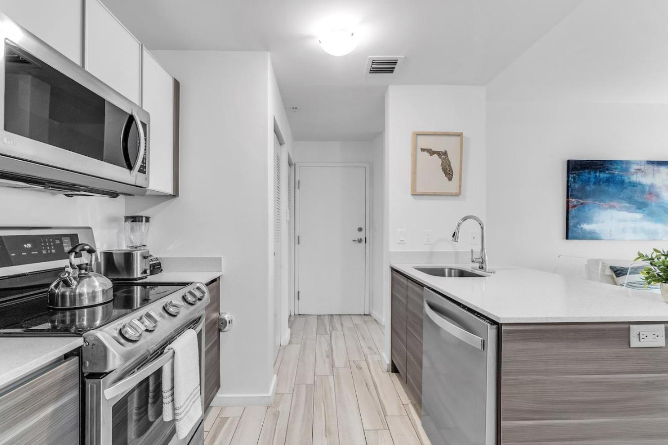 Lovely Unit Mins From Wynwood With Free Parking ไมอามี ภายนอก รูปภาพ