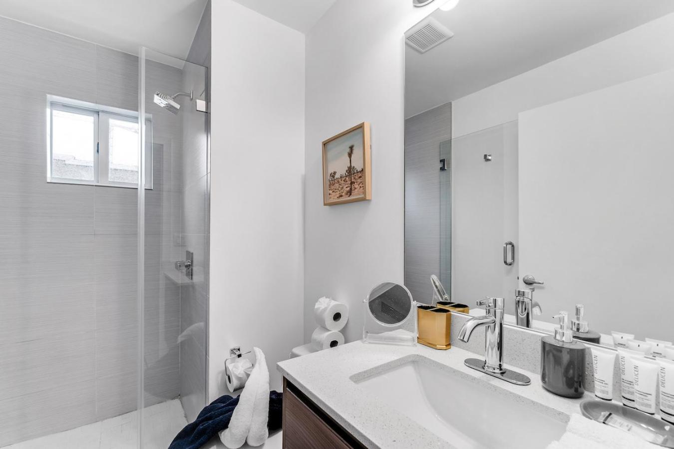 Lovely Unit Mins From Wynwood With Free Parking ไมอามี ภายนอก รูปภาพ